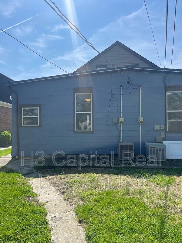 Building Photo - 205 S 16th St