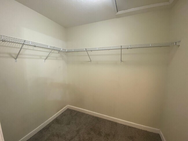 Building Photo - 2 bedroom/ 2 bath Woods of St Andrews condo available for rent in 40214 -  $1,200/month