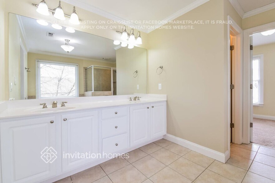 Building Photo - 660 Brittany Manor Ln