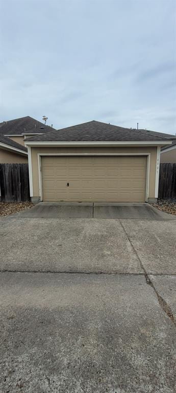 Building Photo - 8007 Ellinger Ln