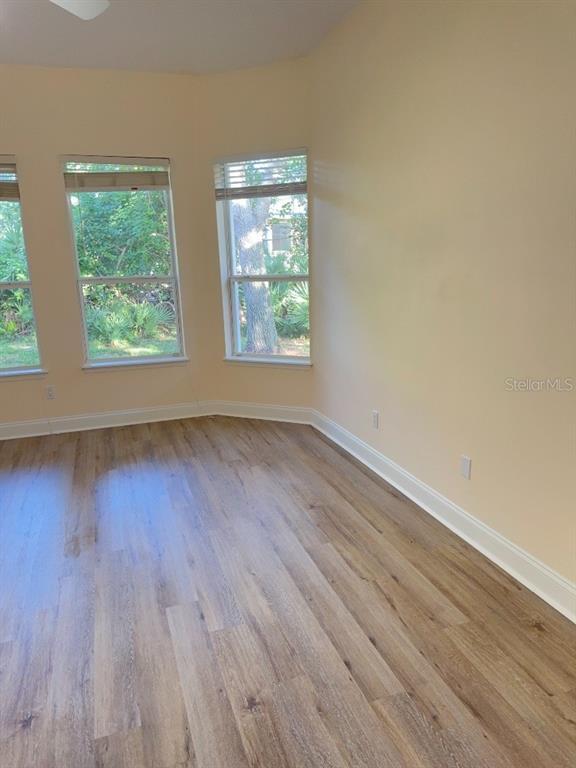 Building Photo - 17 N Village Dr