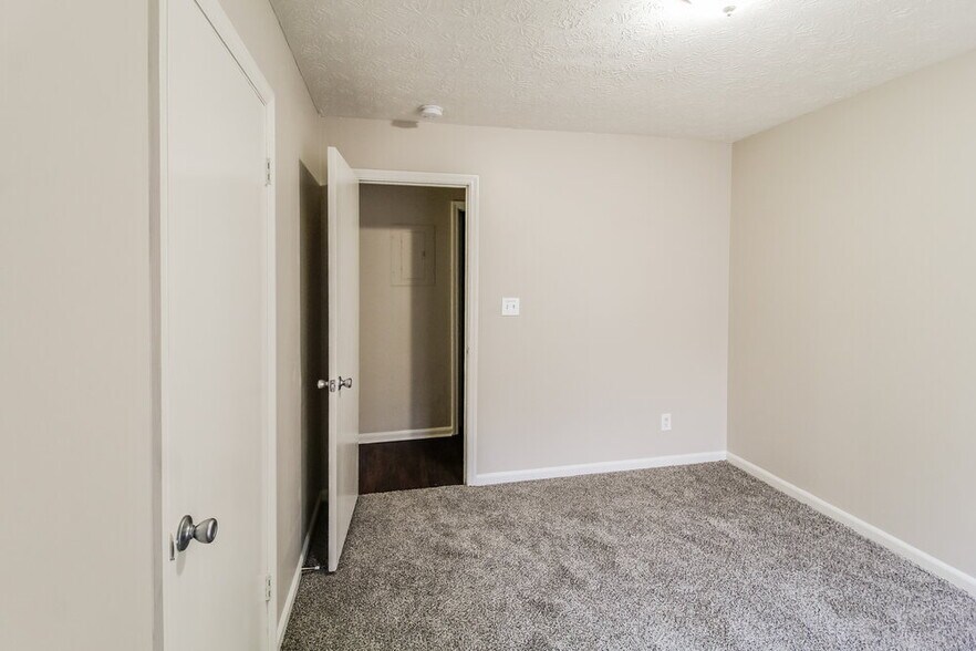 Building Photo - 2861 Panther Ct