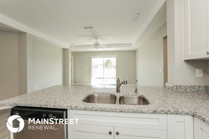 Building Photo - 4109 NE 9th Pl