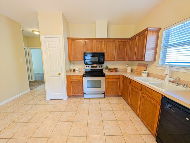 Building Photo - 21335 Sweet Grass Ln