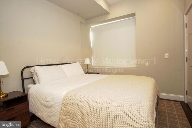 Building Photo - 1616 Cambridge St