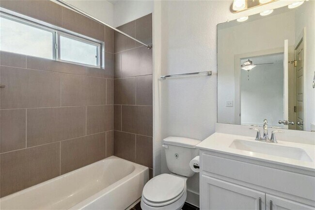 Building Photo - 7205 Bassett Ct