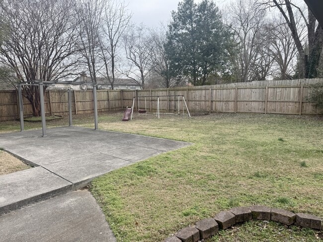 Building Photo - 928 Roderick Rd