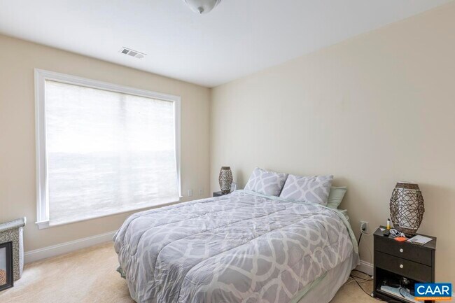 Building Photo - 1051 Glenwood Station Ln