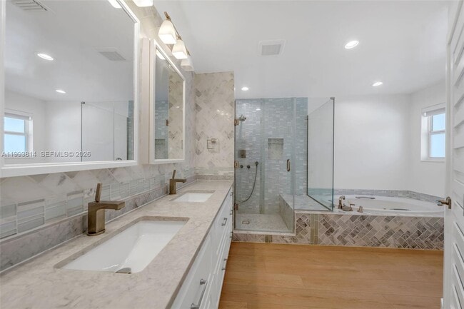 Building Photo - 5120 Carillo St