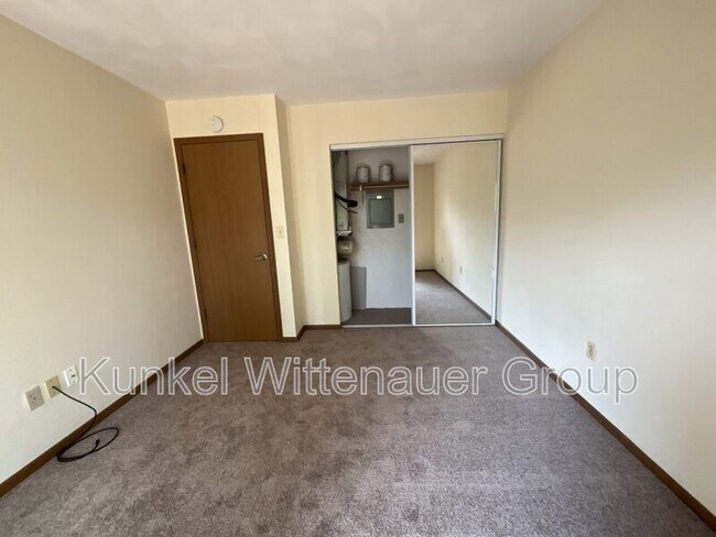 Building Photo - 166 Eagle Ridge