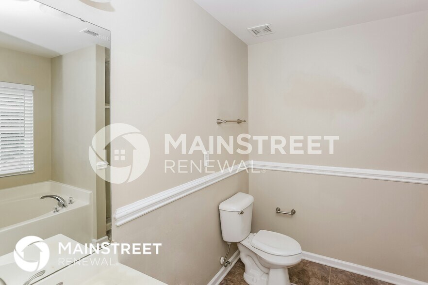 Building Photo - 3614 Larkhaven Village Dr