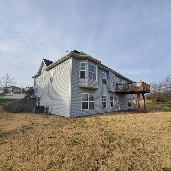 Building Photo - 2130 N Williamsburg Ln