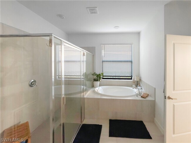 Building Photo - 18347 Ridgeline Dr