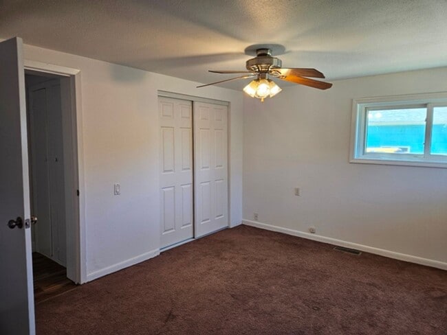 Building Photo - 3Bd/2Ba Single Story Home-For viewing!