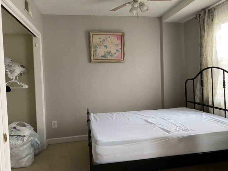 Building Photo - 2009 Greene St