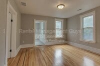 Building Photo - 1500 N Irving Ave