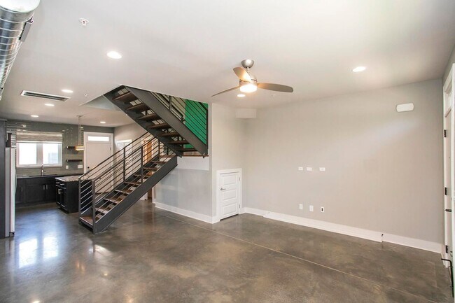 Building Photo - 1025 Dickerson Pike