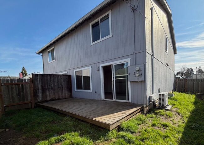 Building Photo - 1139 2nd St NW