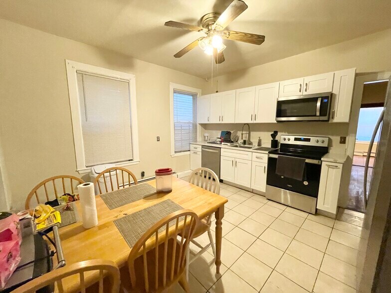 Building Photo - 19 Sachem St