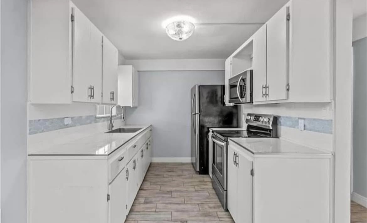 Building Photo - 730 N Dahlia St