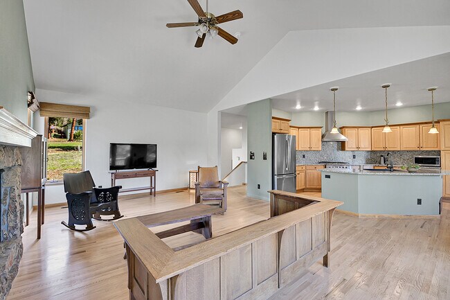 Building Photo - 33628 Berg Ln