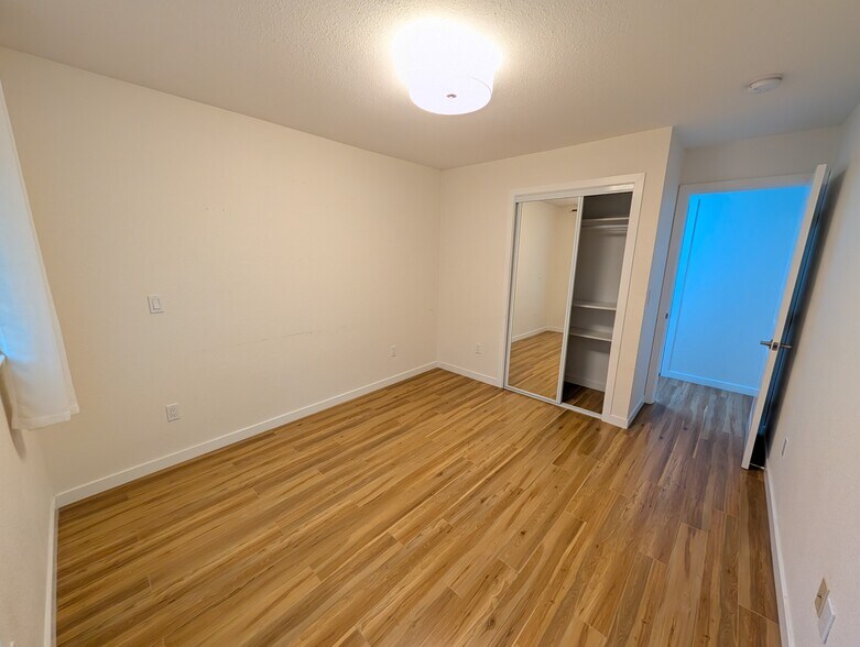 Building Photo - 487 Tuscarora Dr