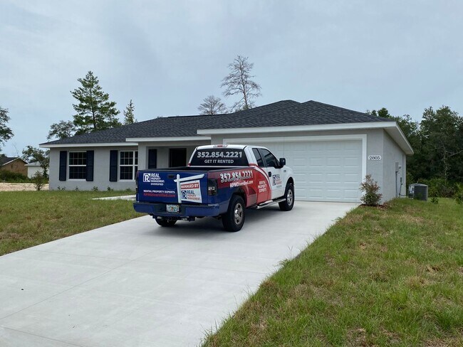 Building Photo - Desirable SW Ocala Neighborhood 4/2/2 *WON'T LAST*