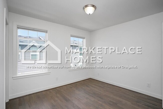 Building Photo - 23942 SE 45th Pl