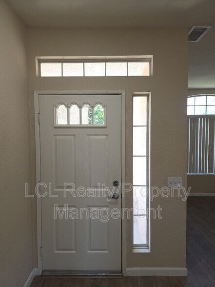 Building Photo - 26745 Summer Sunshine Dr