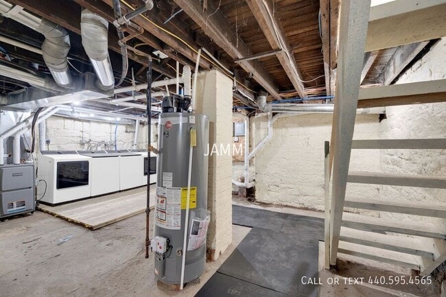 Building Photo - 2322 Scranton Rd