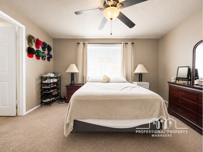 Building Photo - “Spacious 4-Bedroom, 2-Bath Home with Solar Panels in Yuma”