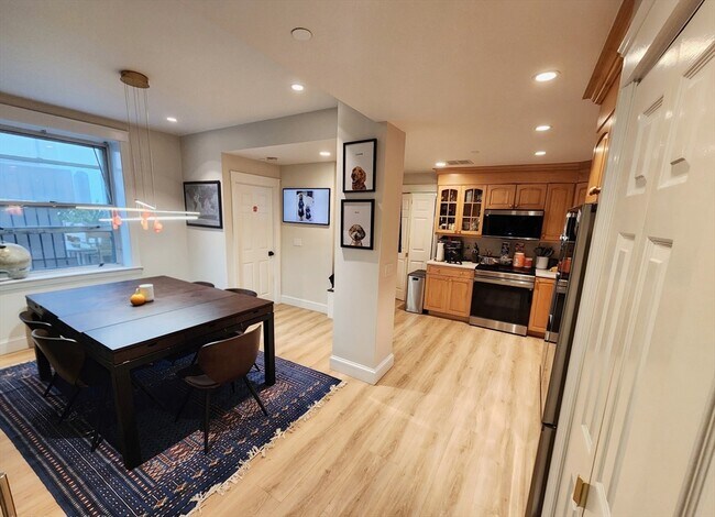 Building Photo - 416 Commonwealth Ave