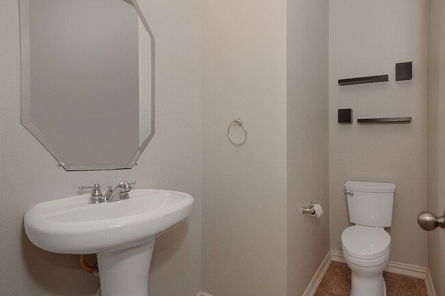 Building Photo - 79 E French Oaks Cir