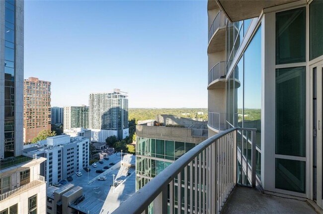 Building Photo - 943 Peachtree St NE