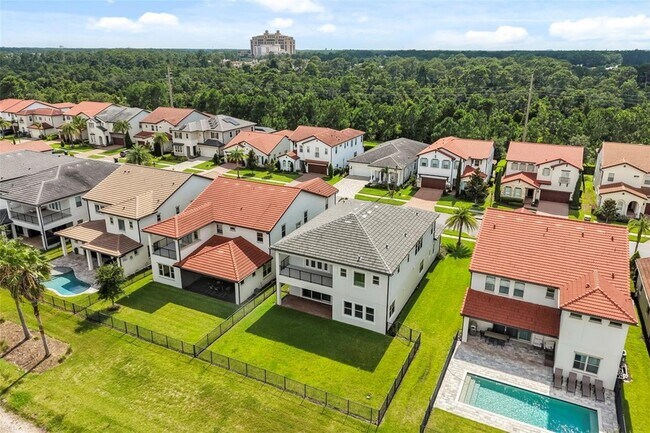Building Photo - 10511 Royal Cypress Way