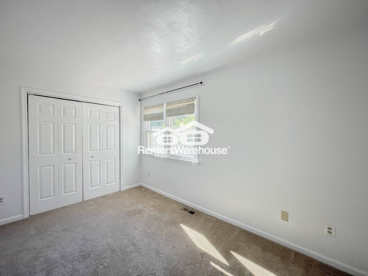 Building Photo - 1640 Fairfax Dr