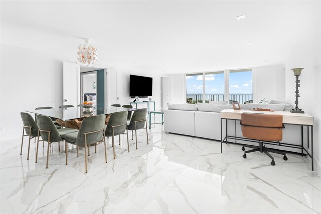 Building Photo - 777 Bayshore Dr