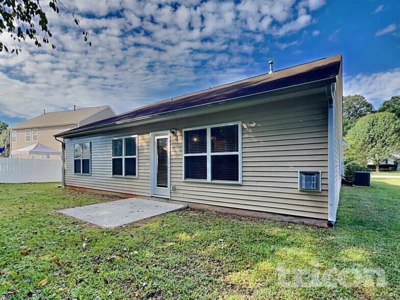 Building Photo - 142 Jacobs Woods Cir