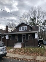 Vintage bungalow duplex - 1012 W Armstrong Ave