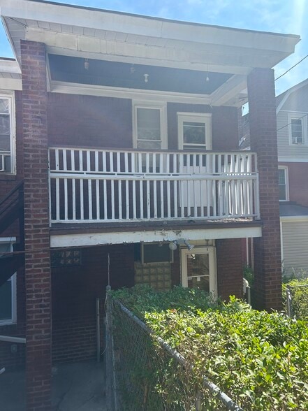 Back porch - 927 Jancey St