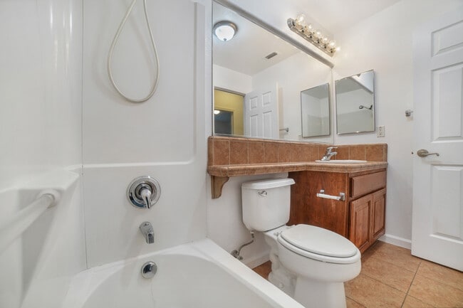 Building Photo - 10849 Brookfield Ave