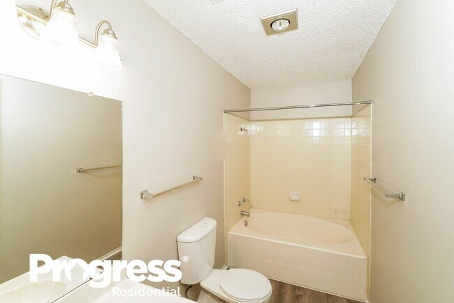 Building Photo - 8409 Forest Ridge Dr