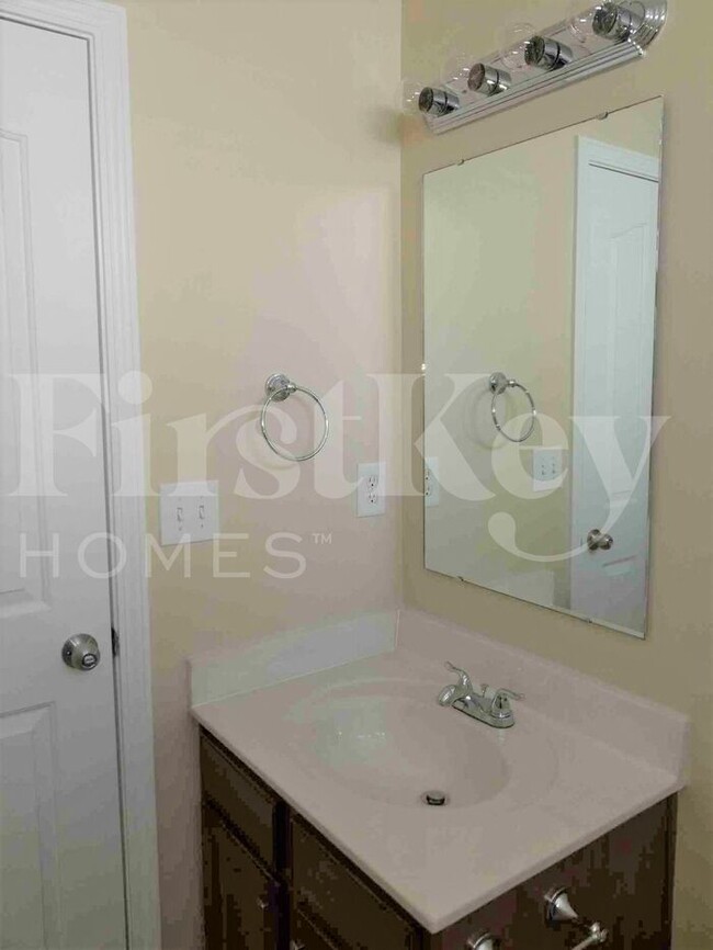Building Photo - 8019 Bushy Creek Dr