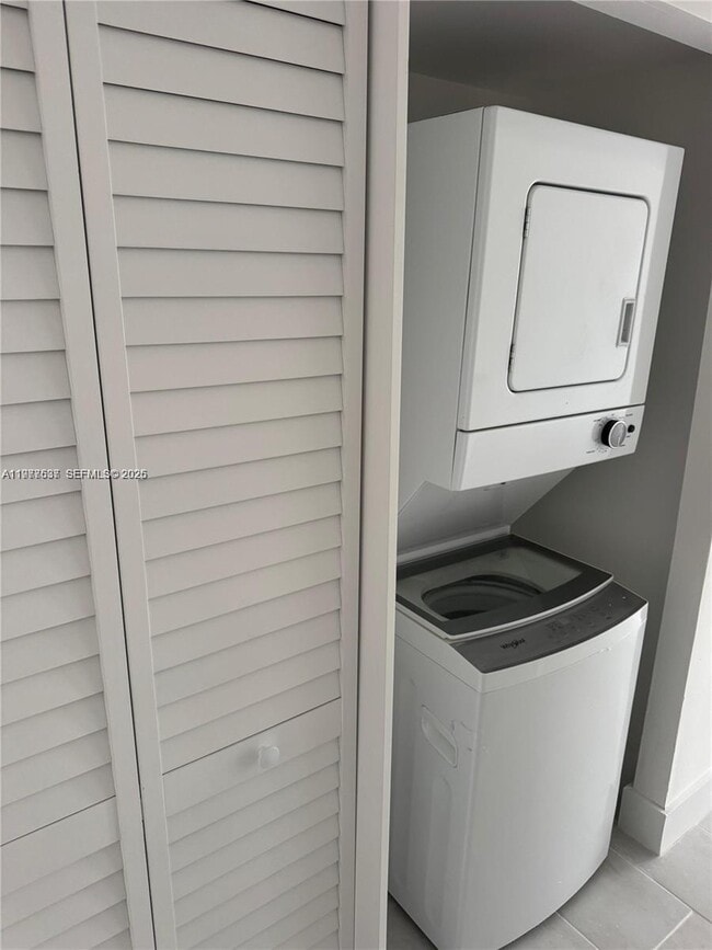 Building Photo - 1280 S Alhambra Cir