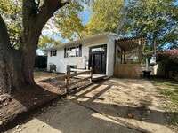 Building Photo - 3621 Windsor Rd