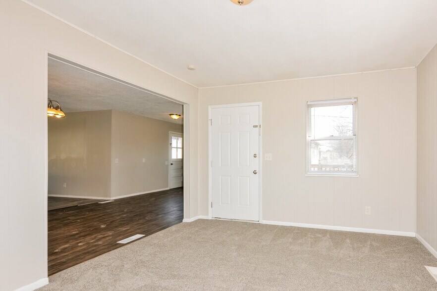 Building Photo - 1570 Tahoe Dr