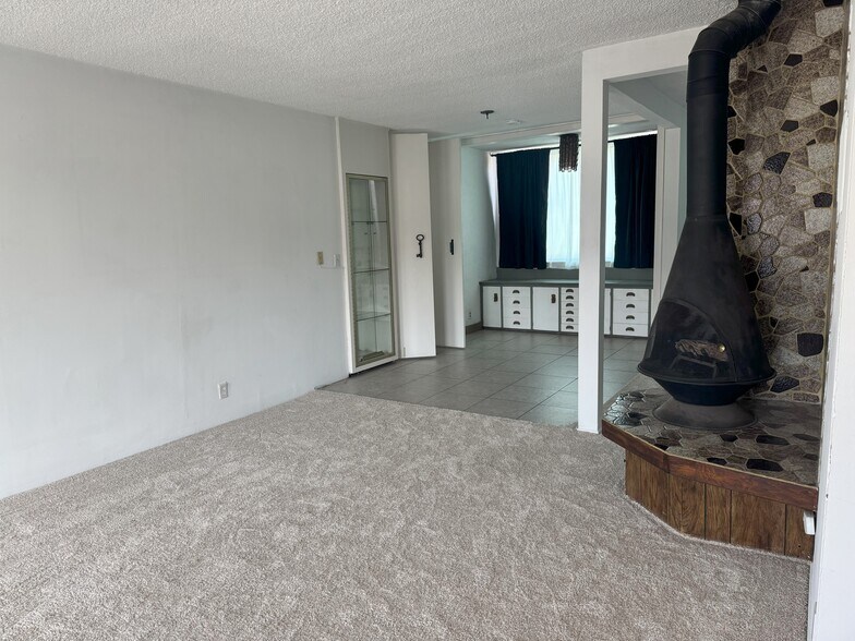 Building Photo - 1017 2nd St