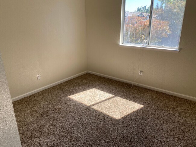 Building Photo - 8765 Clay Glen Way