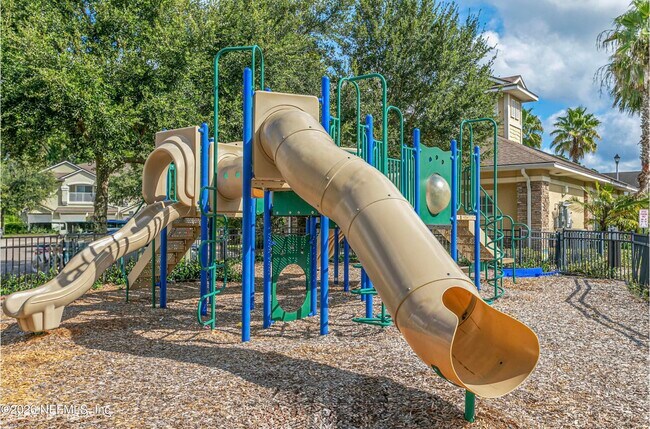 Building Photo - 7067 Deer Lodge Cir