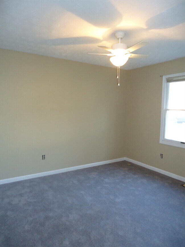 Building Photo - 163 Country Park Dr